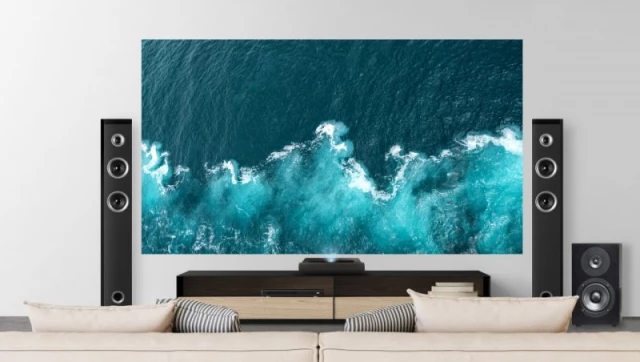 ViewSonic X2000B-4K 4K HDR Ultra Short Throw Smart Laser Projector